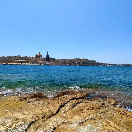 Kensington By Shmoo - 1 Minute To The Sea * Sliema
