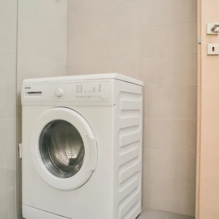 Kensington By Shmoo - 1 Minute To The Sea