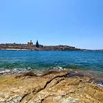 Kensington By Shmoo - 1 Minute To The Sea * Sliema