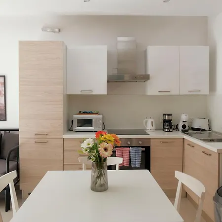 Apartment Kensington By Shmoo - 1 Minute To The Sea Sliema