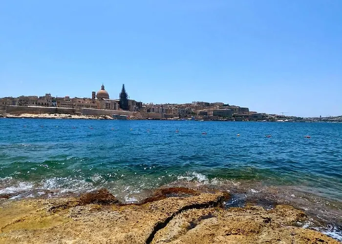 Kensington By Shmoo - 1 Minute To The Sea * Sliema