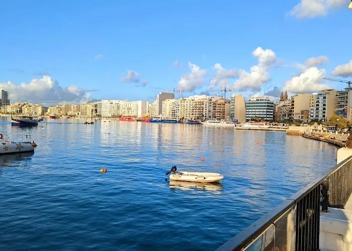 Kensington By Shmoo - 1 Minute To The Sea Daire Sliema