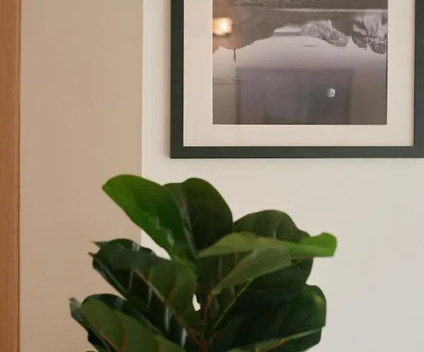 Kensington By Shmoo - 1 Minute To The Sea Daire Sliema