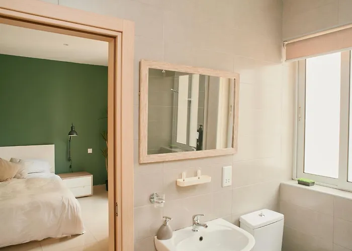 Kensington By Shmoo - 1 Minute To The Sea *