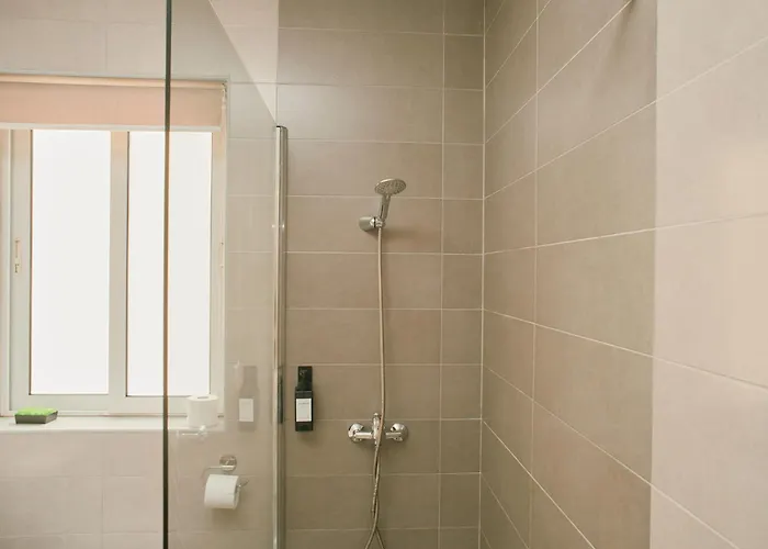 Kensington By Shmoo - 1 Minute To The Sea * Sliema