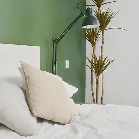 Kensington By Shmoo - 1 Minute To The Sea Apartmán