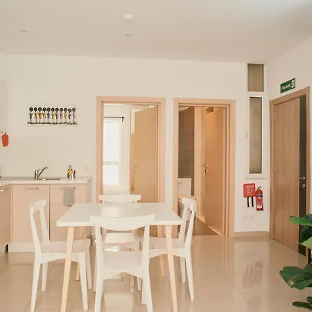 Kensington By Shmoo - 1 Minute To The Sea * Sliema