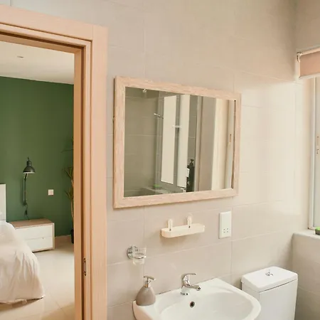 Kensington By Shmoo - 1 Minute To The Sea *